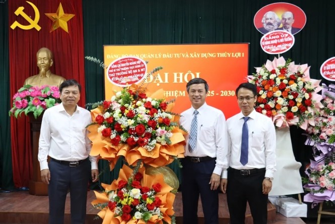 Mỗi đảng viên là 'ngọn cờ', là trung tâm đoàn kết và sáng tạo